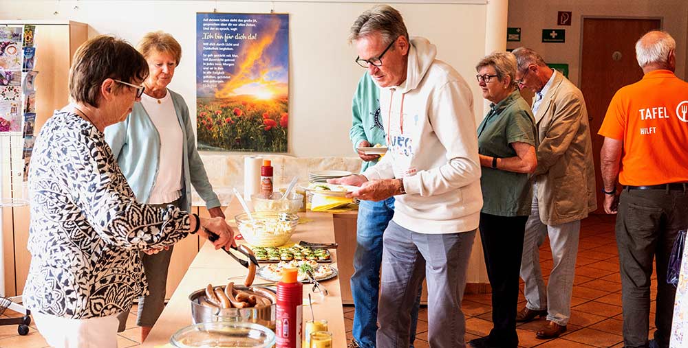 Kartoffelsalat und Würstchen